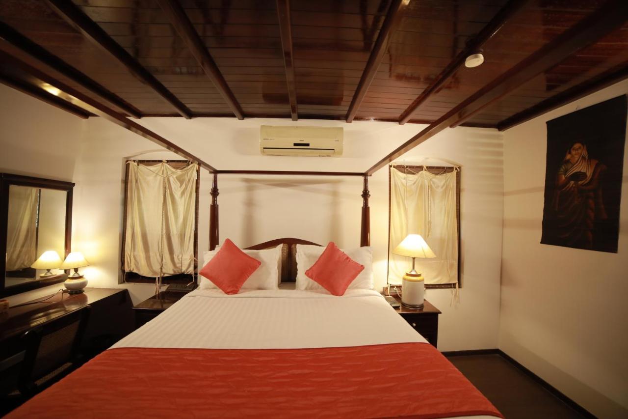 Heritage Methanam Kochi Exterior foto